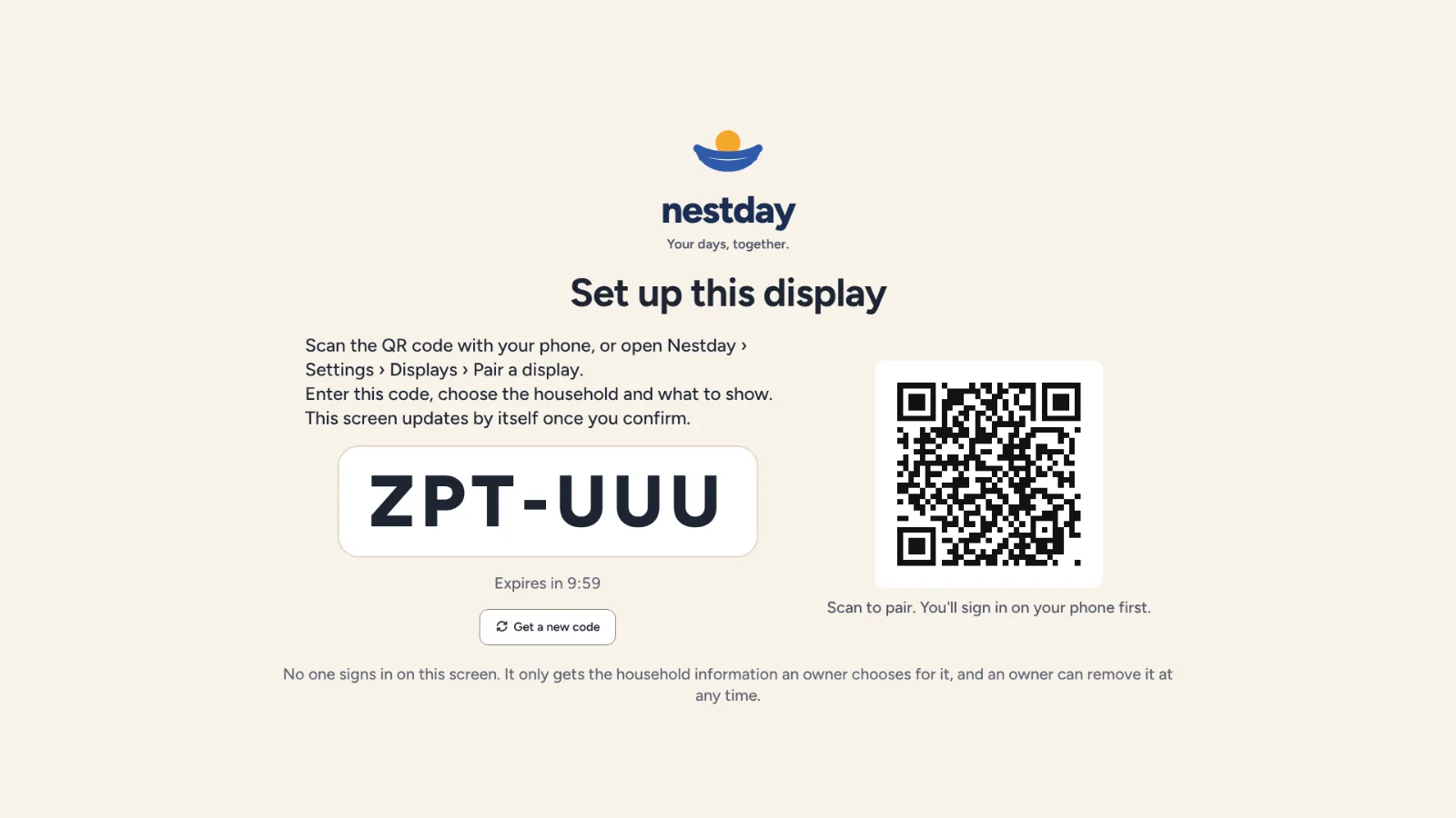 Display setup screen with a six-character pairing code and a QR code.